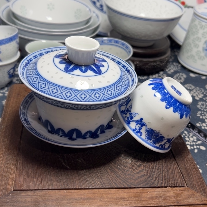 陶青花玲珑三才盖碗一个小茶杯