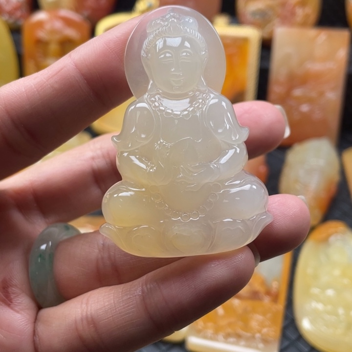 石英质玉（黄龙玉）颈饰未镶嵌