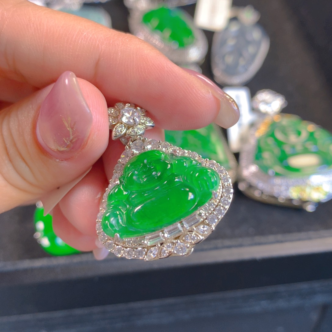 翡翠颈饰银S925镶嵌翡翠