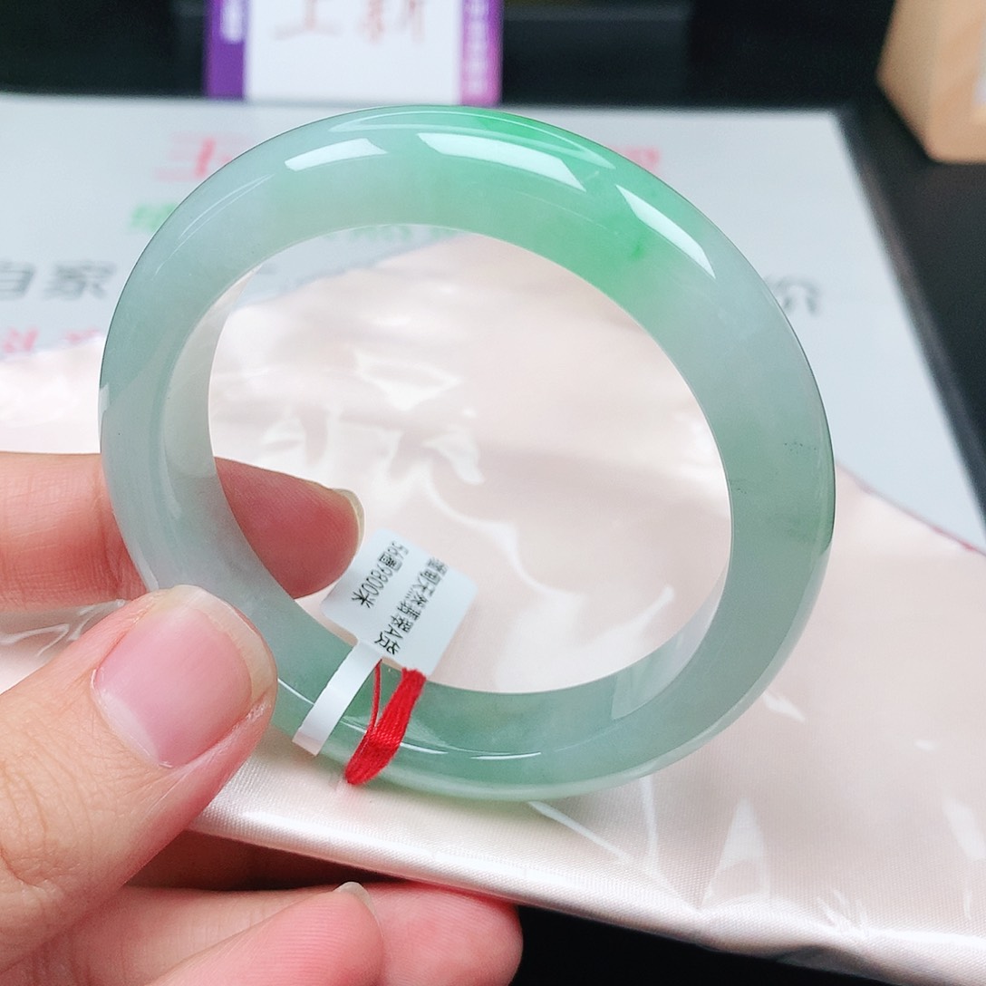 未镶嵌手镯翡翠天然翡翠手镯