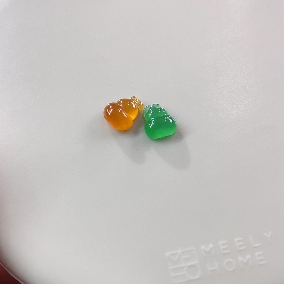 颈饰未镶嵌翡翠一对葫芦