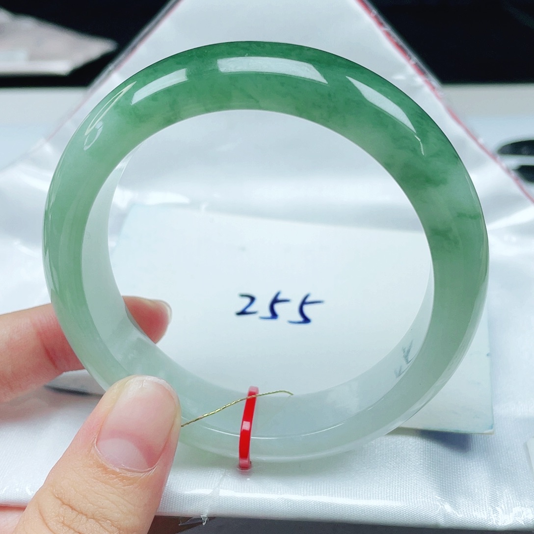 翡翠未镶嵌手镯正圈宽边56.5