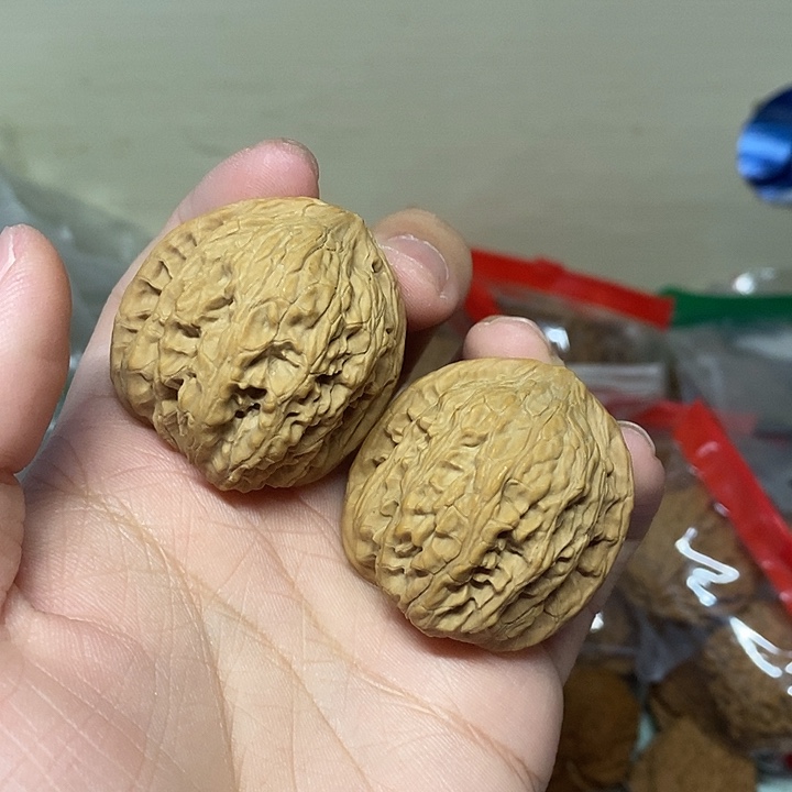 文玩核桃吊坠38绣球有黄点练手对