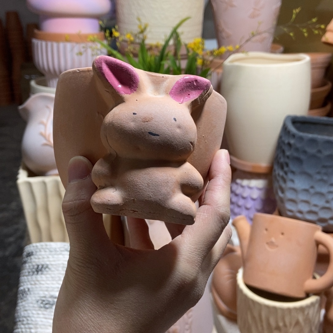 11×8手工彩绘小兔子盆 粗陶1个