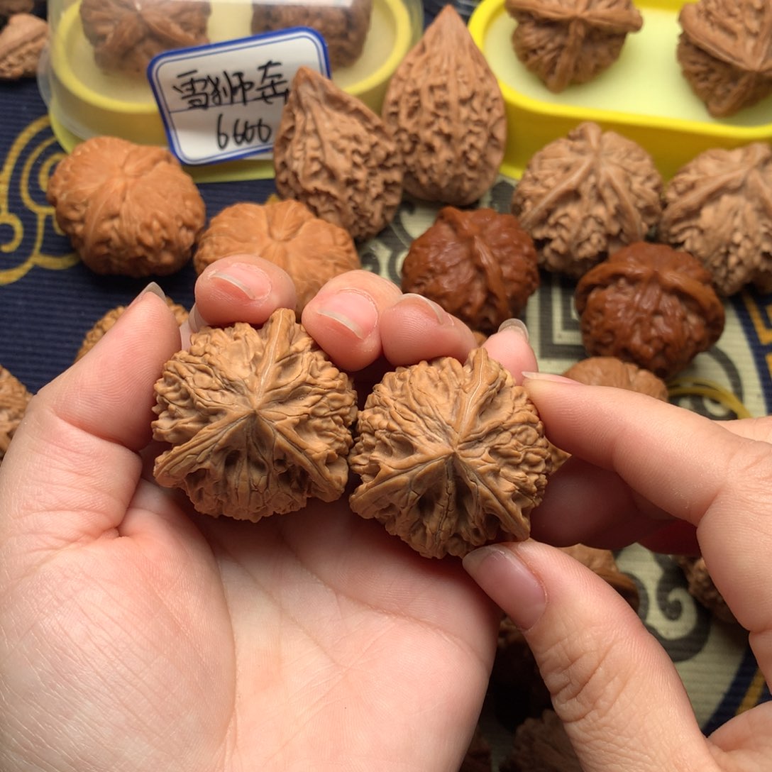 文玩核桃吊坠文山37