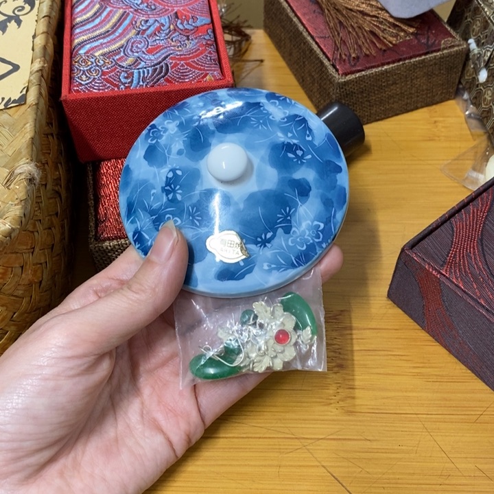 摆件中古工艺品一个