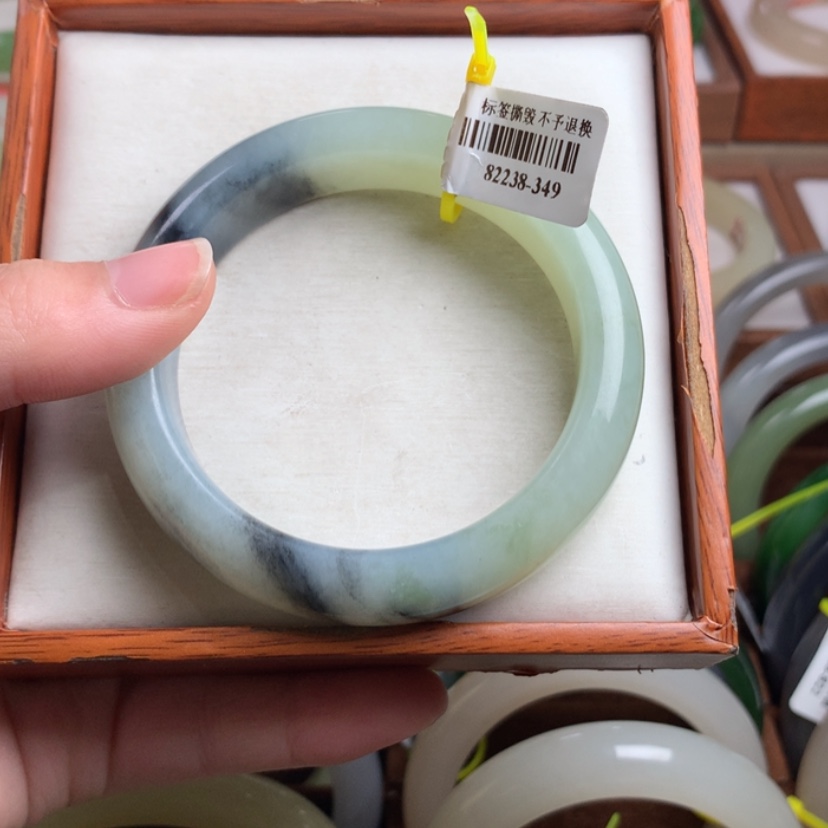 【闪购商品】和田玉手镯未镶嵌54.8