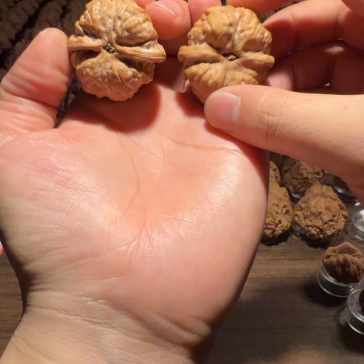 ·***花把件文玩核桃蛤蟆的眼睛是真的好看啊我的天啊我的