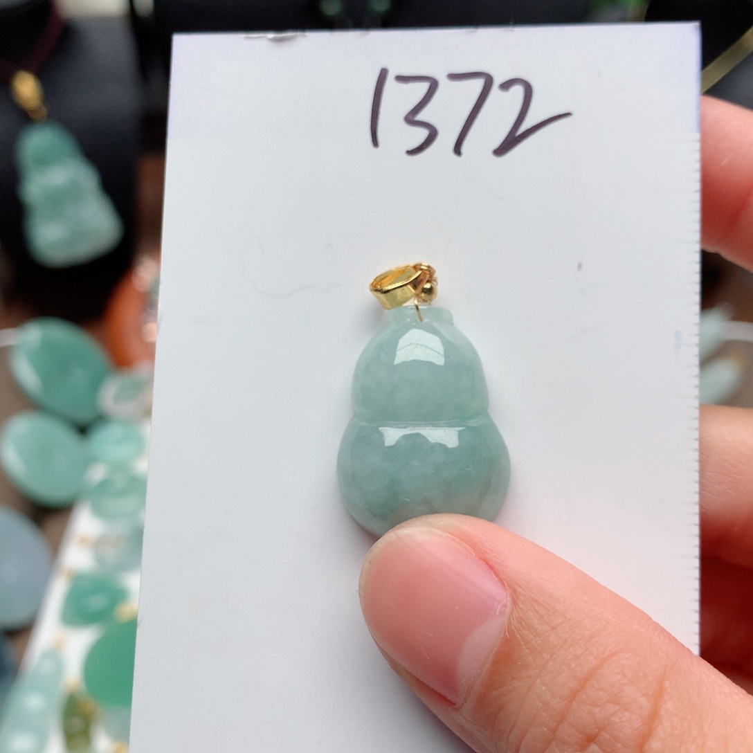 翡翠颈饰合金吊坠