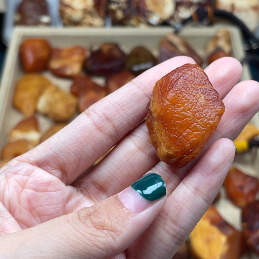 琥珀未镶嵌珠宝奇石