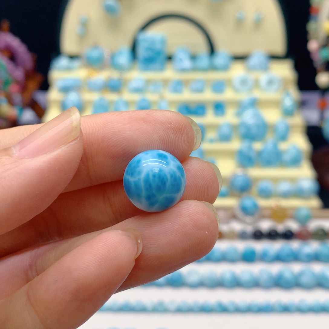 喳***喳针钠钙石（海纹石）未镶嵌珠宝半成品
