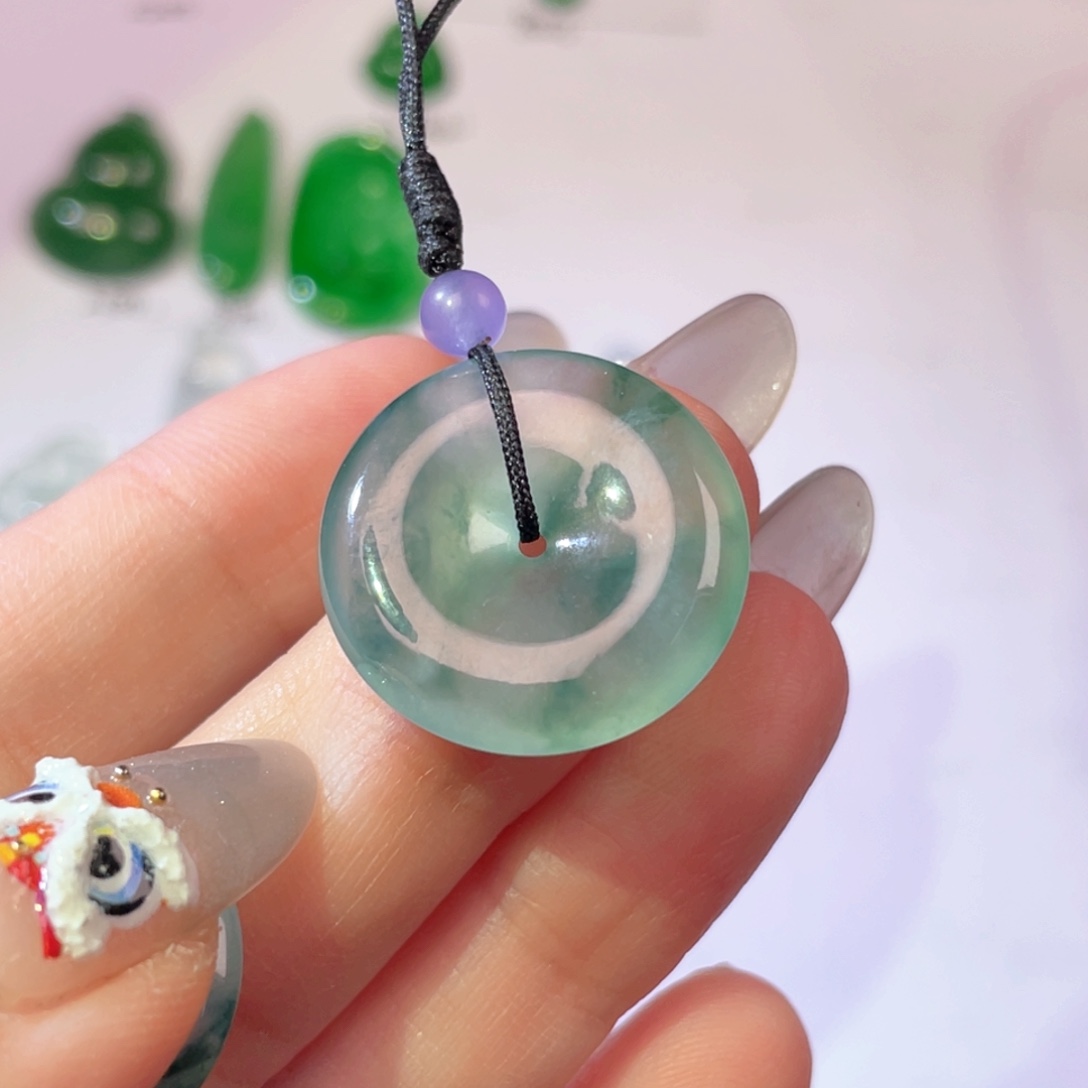 翡翠颈饰未镶嵌裸石