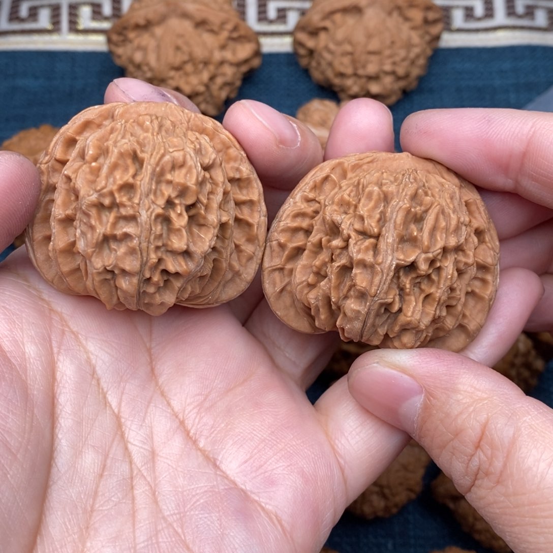 文玩核桃把件44.8精品汉高楼全品