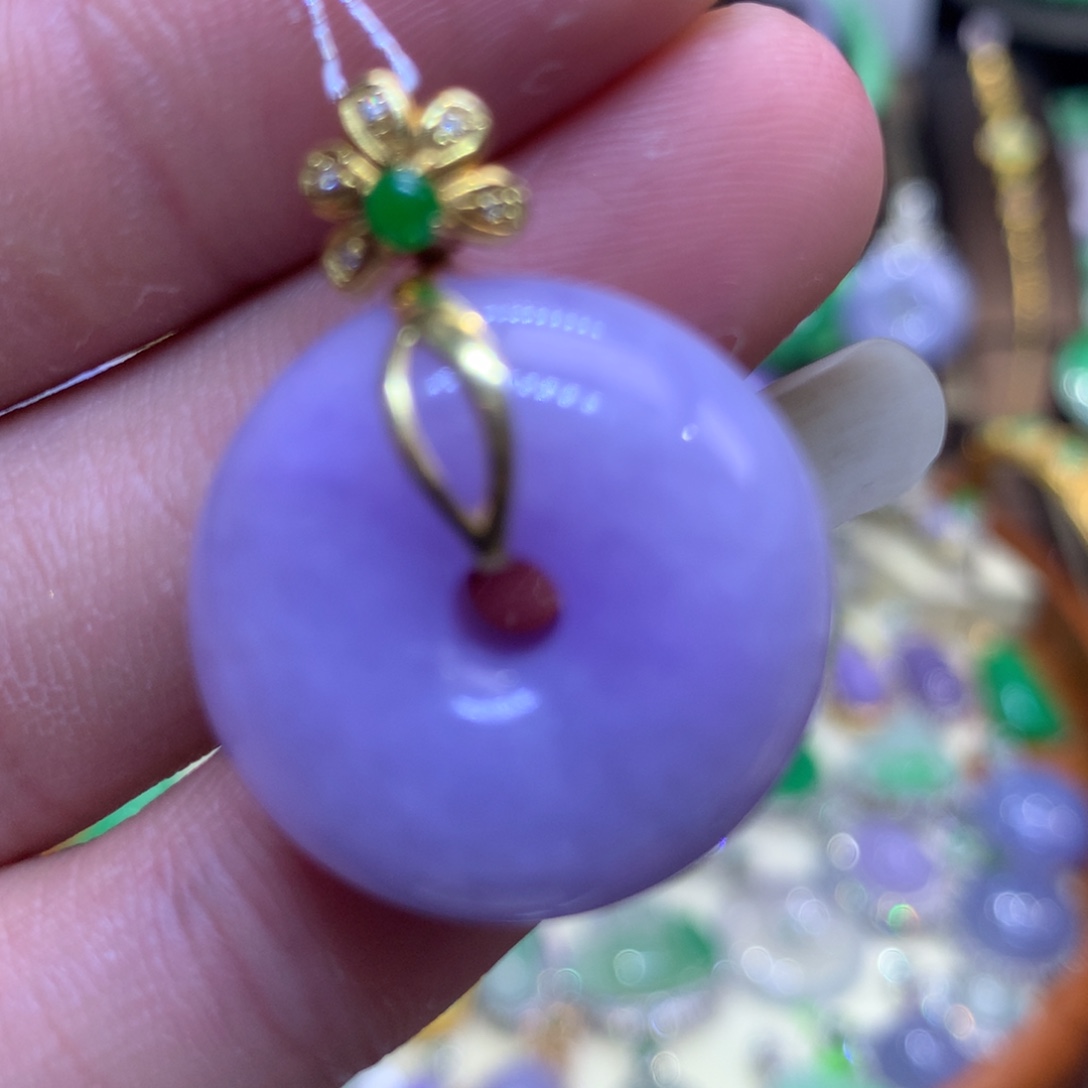 翡翠18K金镶嵌颈饰