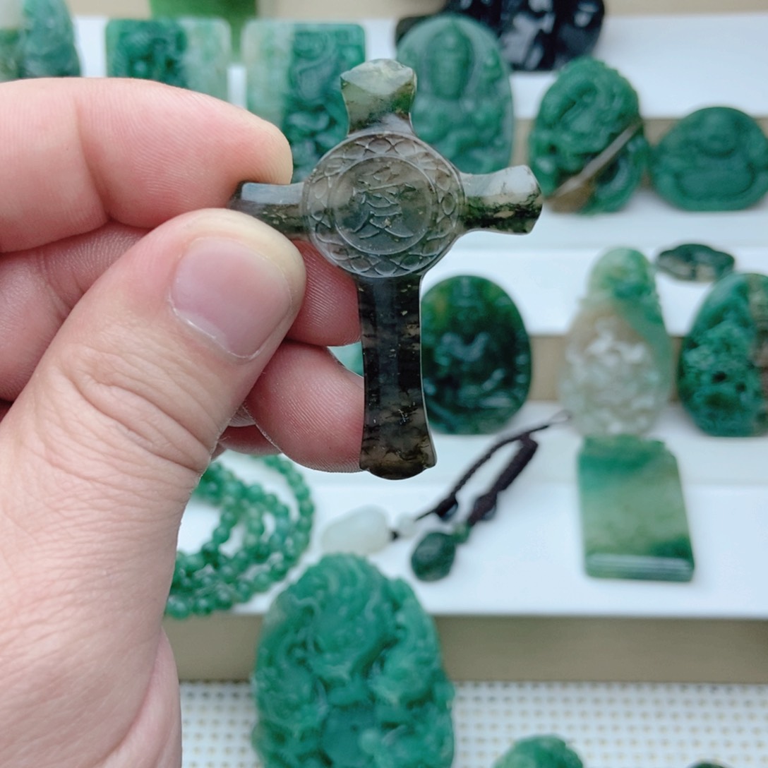 独山玉挂件未镶嵌