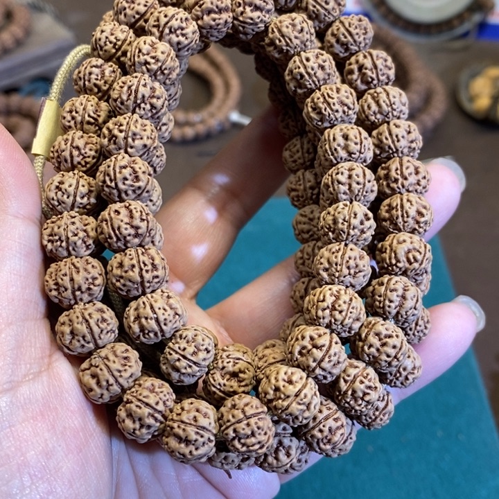 隔***巳吊坠金刚菩提一档凹底梅花108