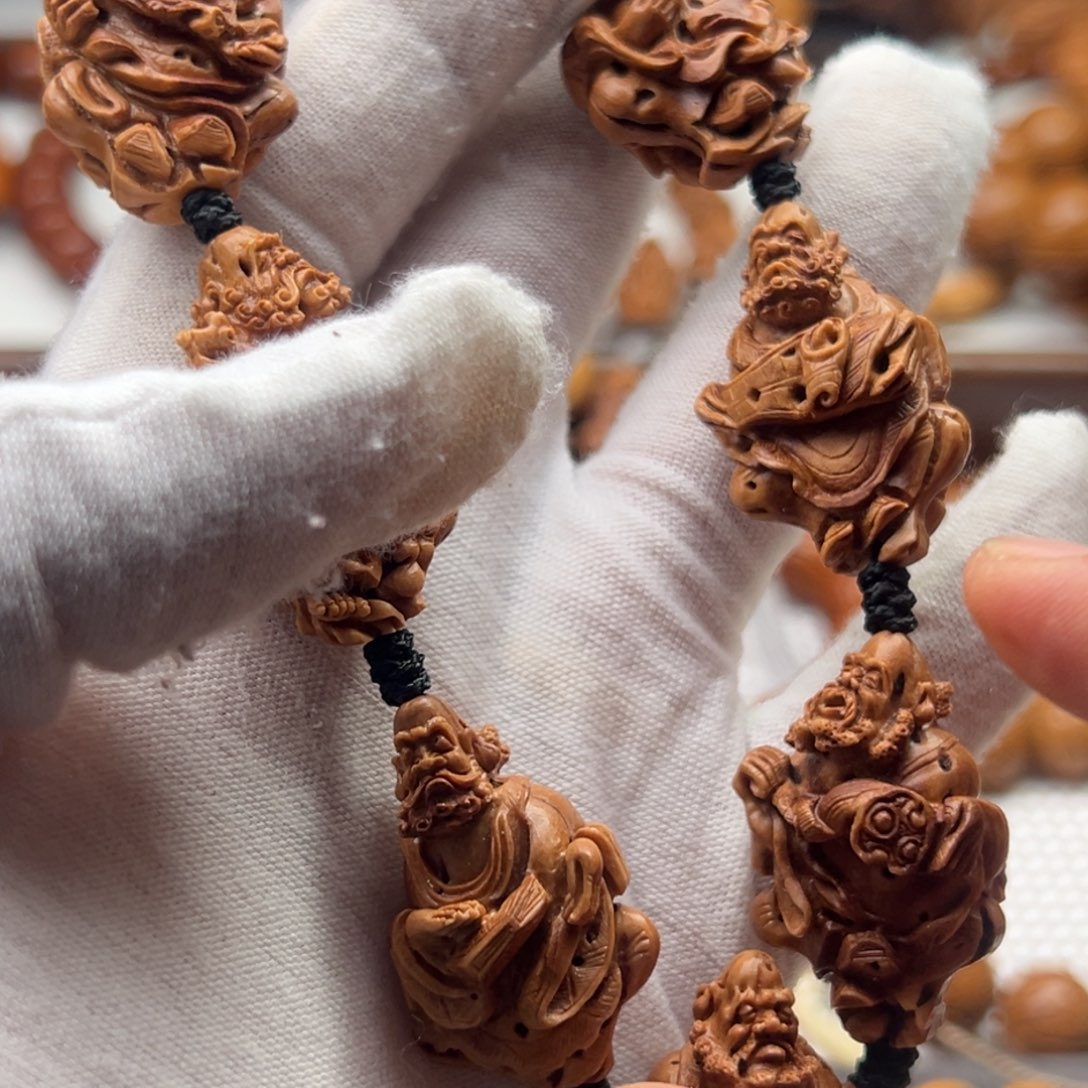 L***.桃木桃核纯手工制作工艺品