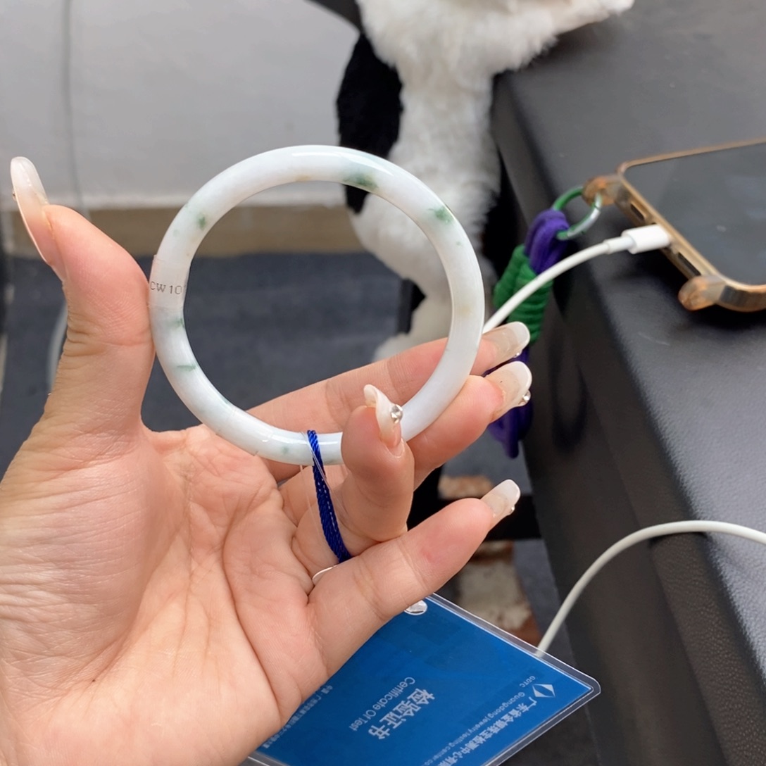 翡翠手镯未镶嵌54圈口