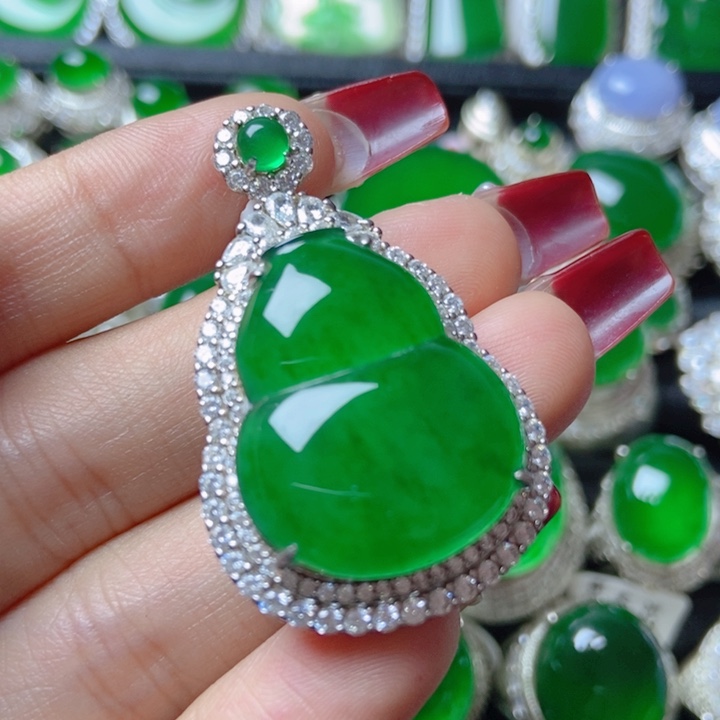 翡翠颈饰银S925镶嵌         