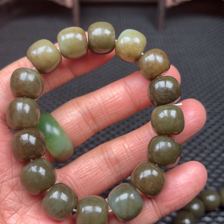 和田玉吊坠未镶嵌