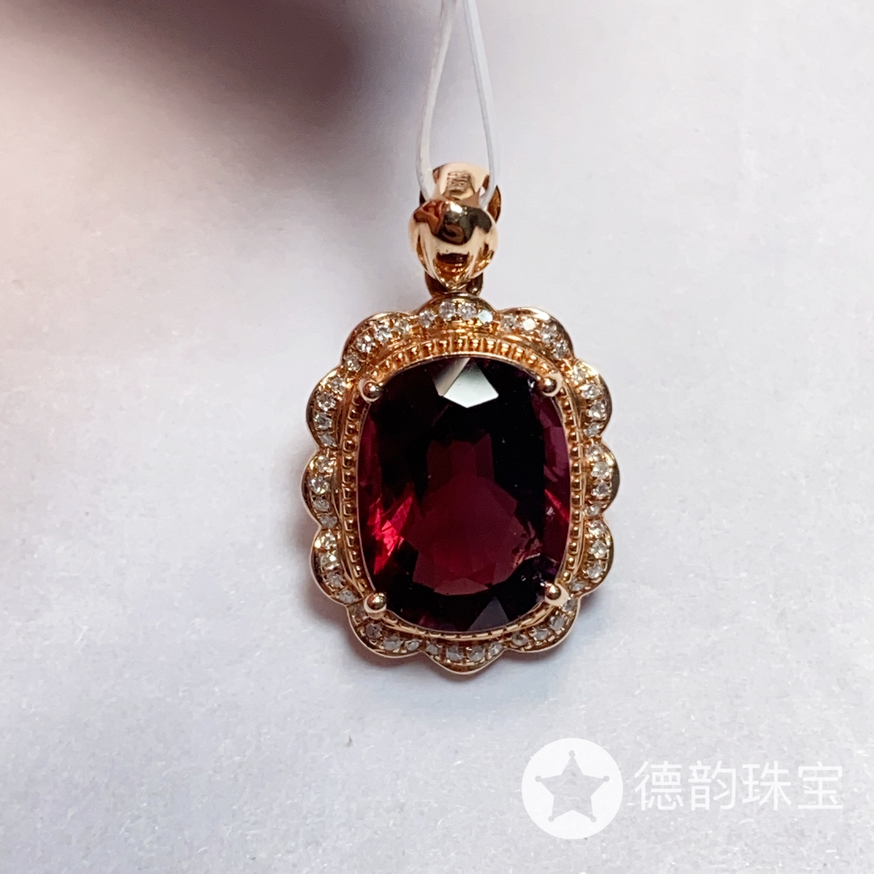 18K金镶嵌碧玺吊坠约4.35ct