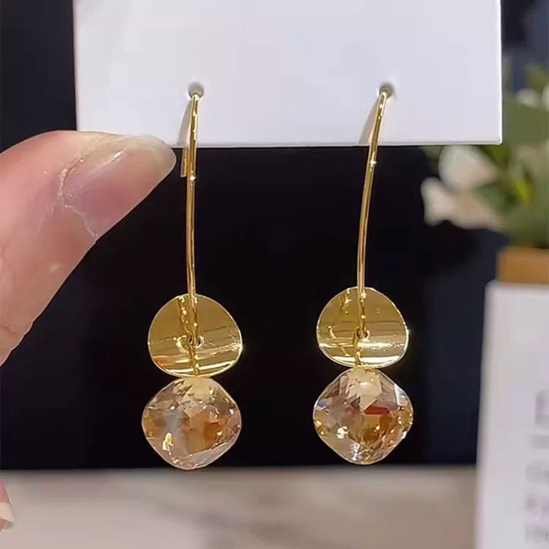 铜合金合成锆石耳饰 设计感复古优雅法式复古耳勾002