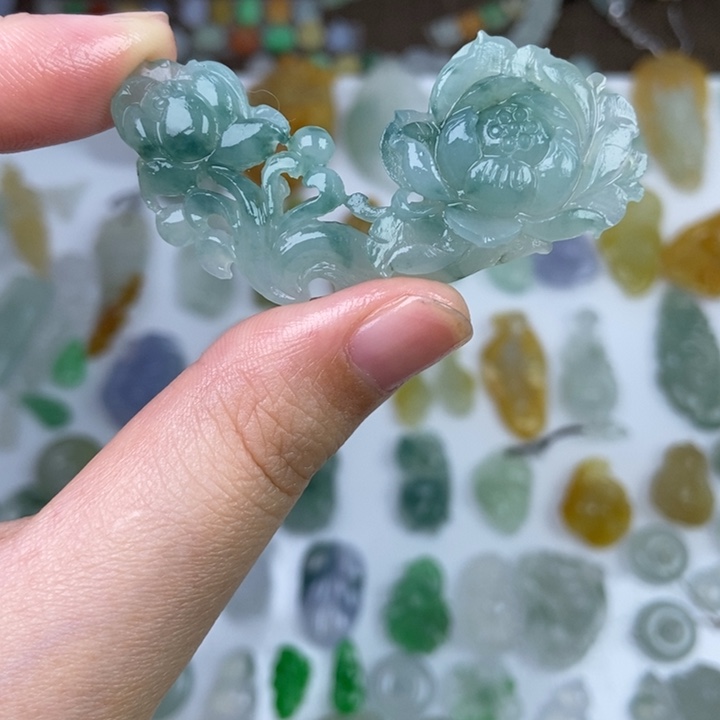 定制翡翠未镶嵌莲