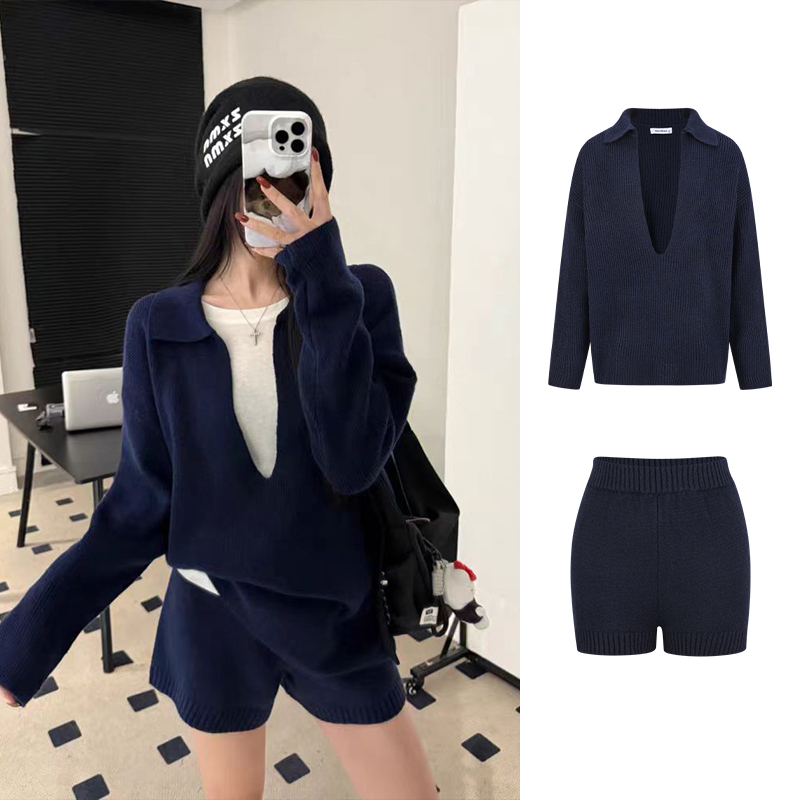 Moses Queen/魔西女王松弛感大V领坑条针织衫紧身显瘦短裤套装秋