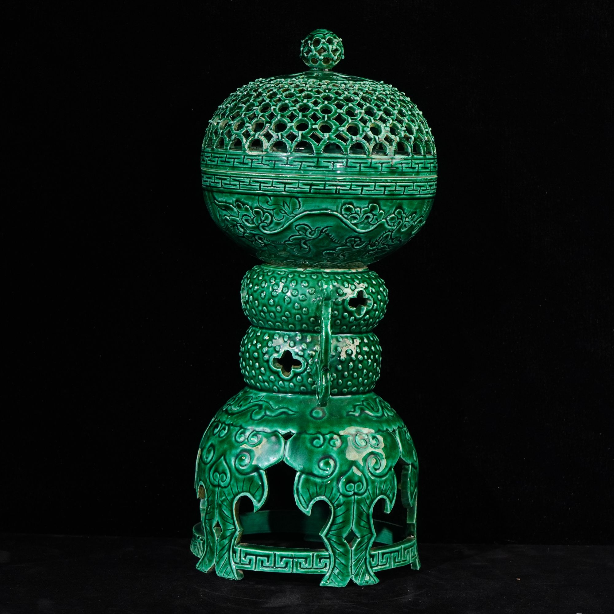 Lot30-C孔雀绿釉镂空香薰-清代年制款h30.5-LZL12270050001033