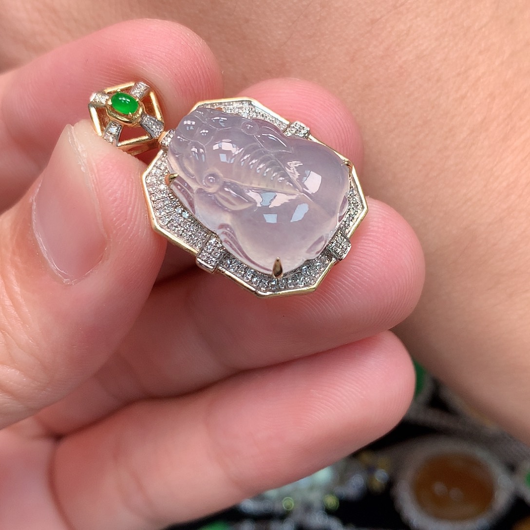 翡翠18K金镶嵌颈饰