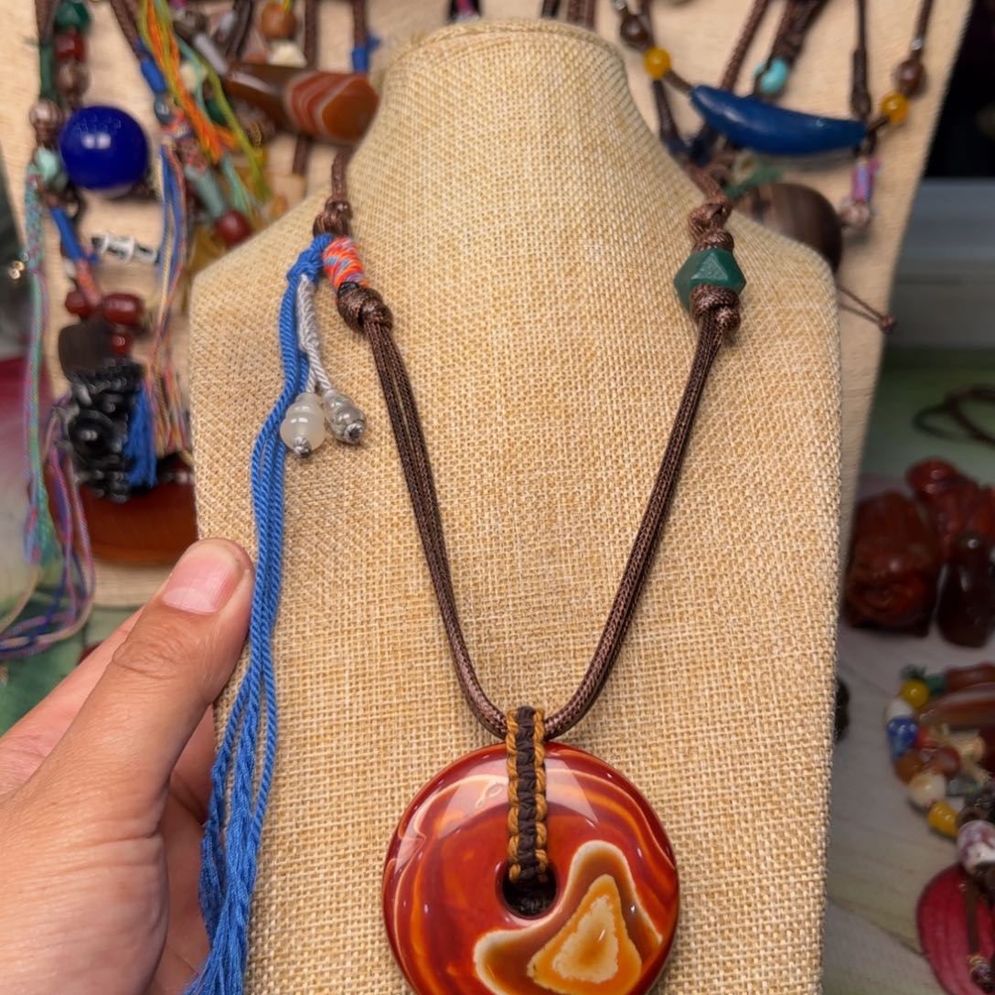 玛瑙/玉髓颈饰未镶嵌