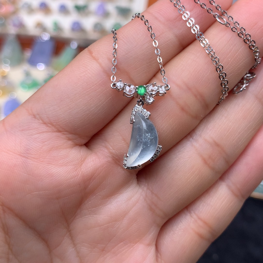 套链18K金镶嵌翡翠锁骨链