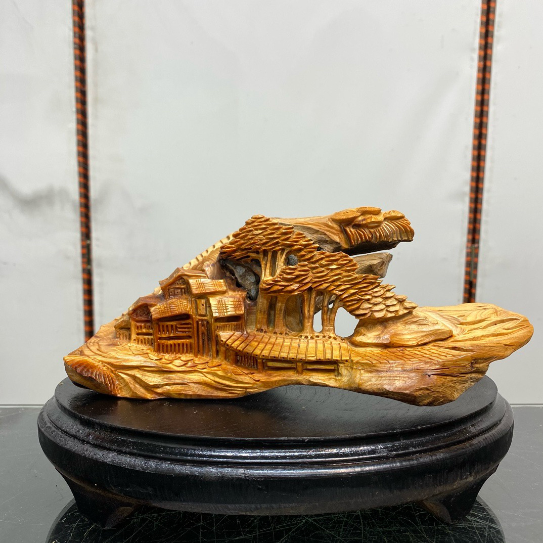 崖柏陈化天然抱石小山水摆件规格：长23宽15高15重3斤