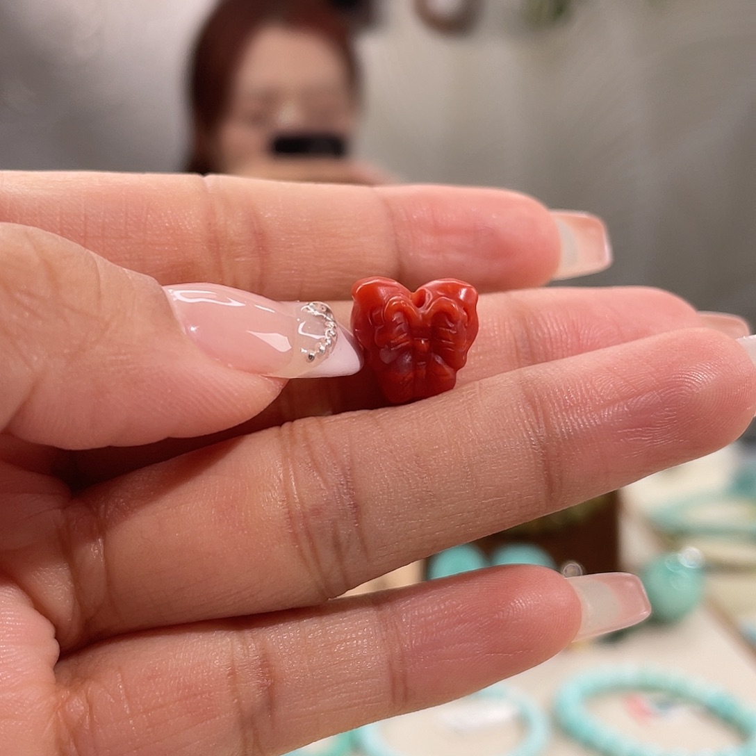 南红玛瑙未镶嵌蝴蝶