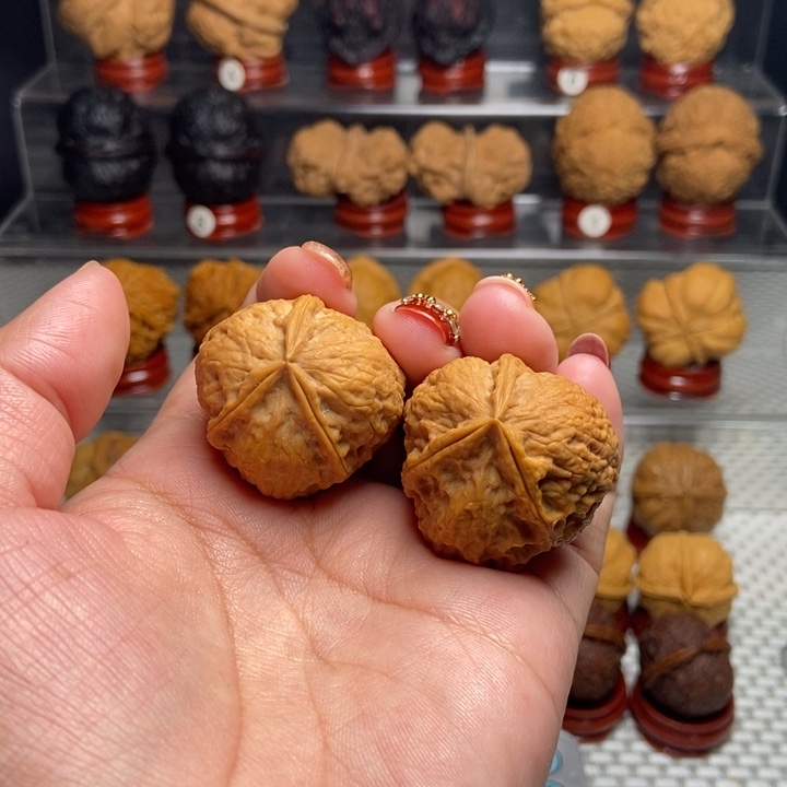 文玩核桃把件小三棱3