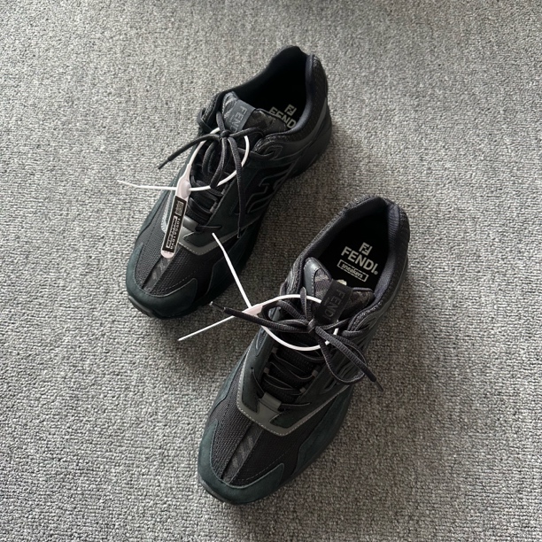 未使用 FENDI/芬迪 42码 faster系列 男士运动休闲鞋