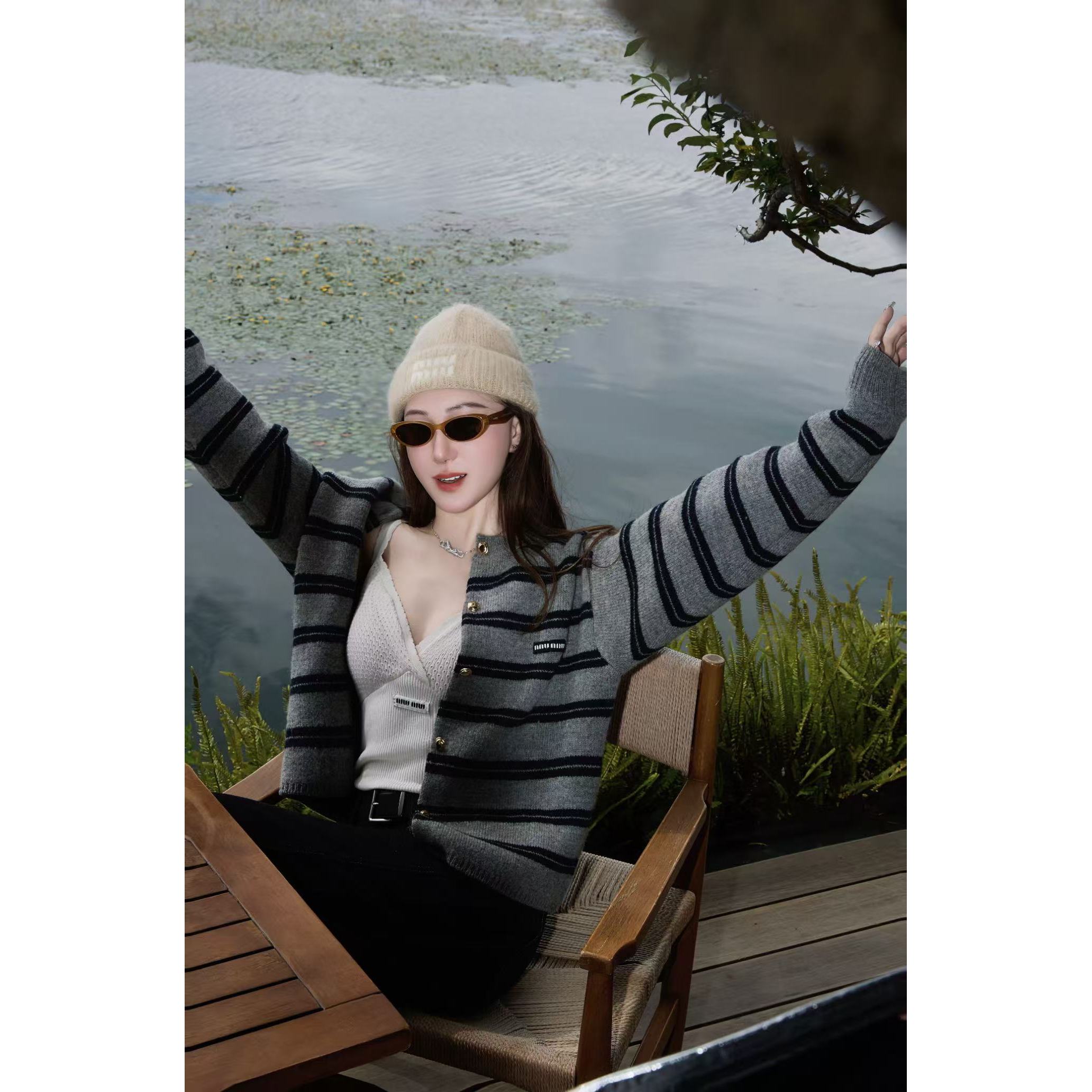 PHITHA ‘ 池漾‘ 黑灰撞色条纹羊毛针织开衫毛衣