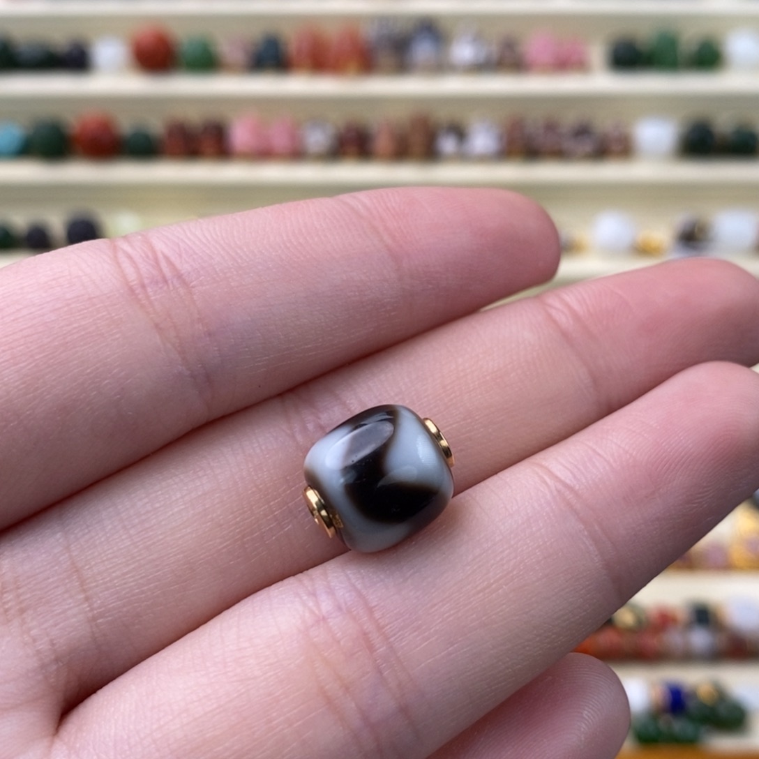 玛瑙/玉髓18K金镶嵌颈饰