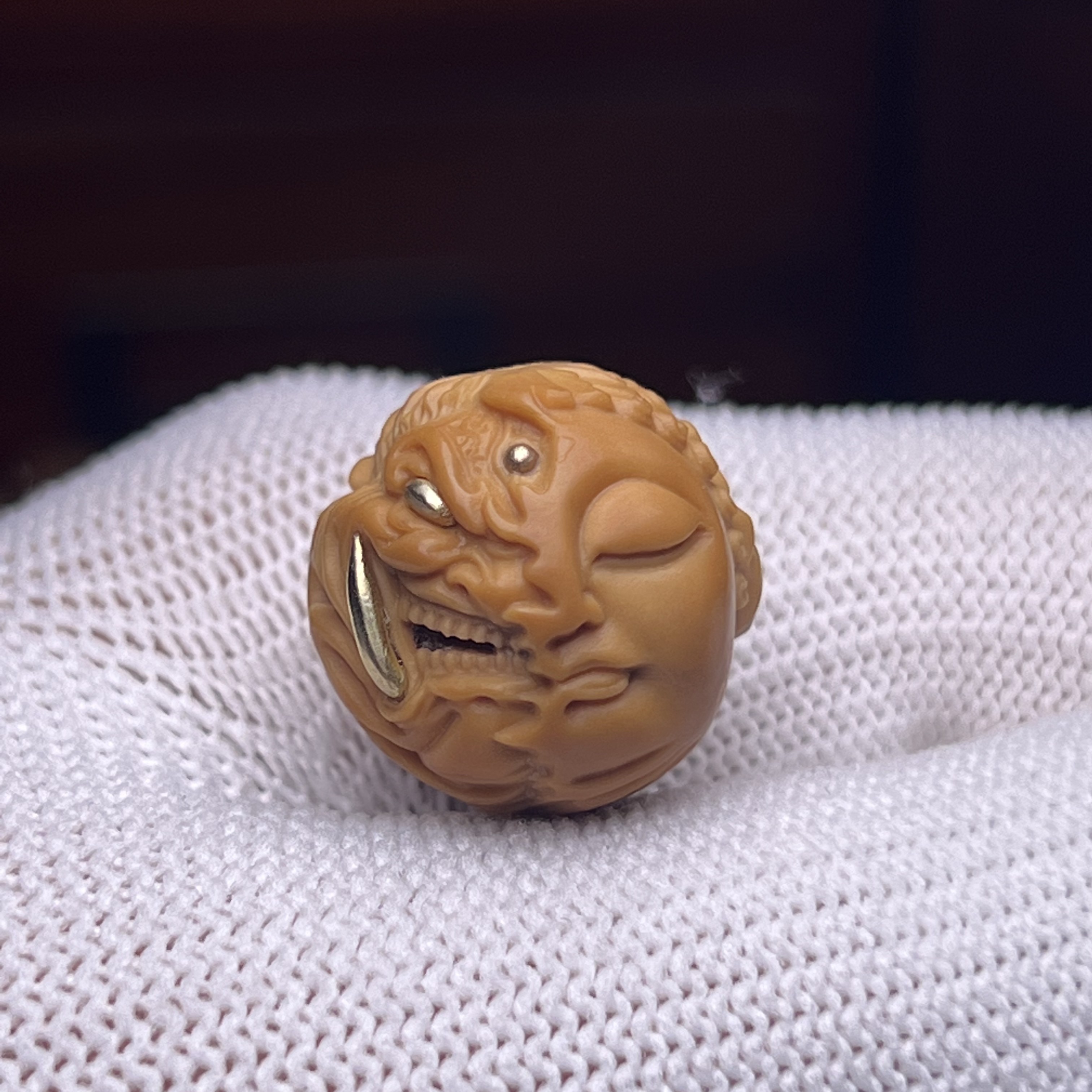 『镶嵌佛魔一念』17-18左右尺寸猴头核桃配饰挂件全品有正常封口线