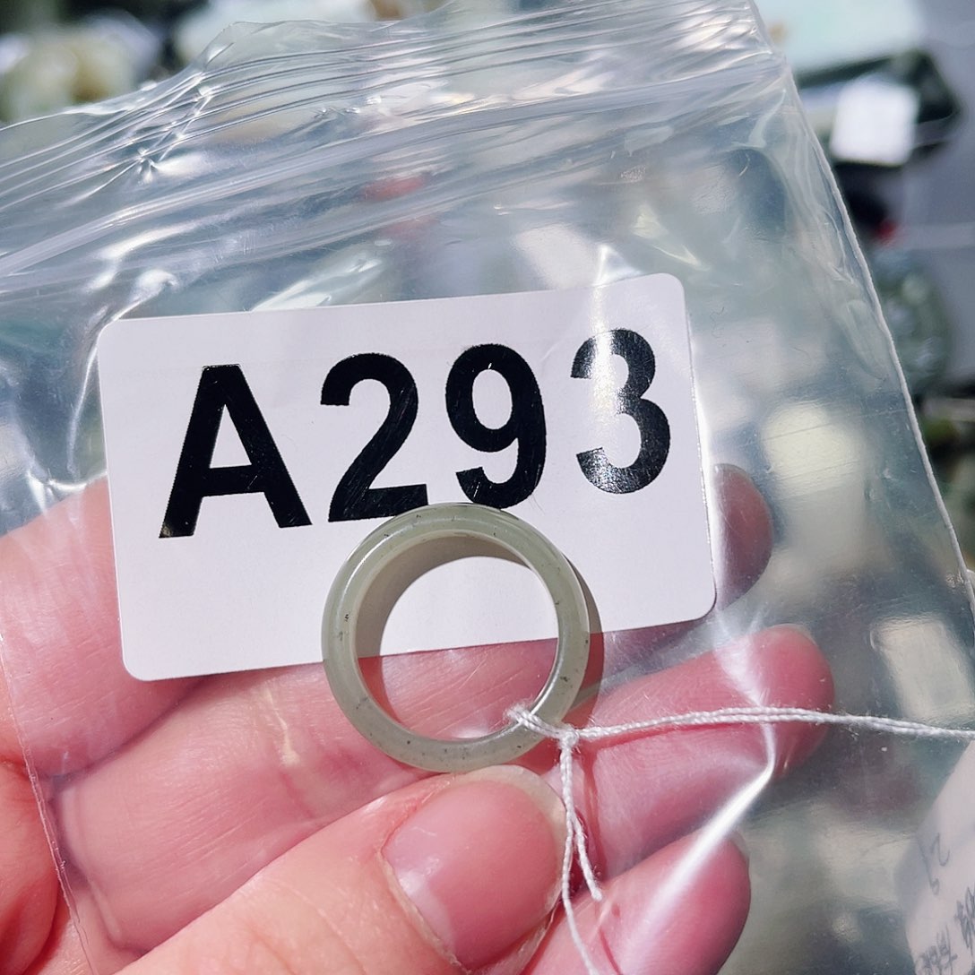 和田玉（糖玉）颈饰未镶嵌