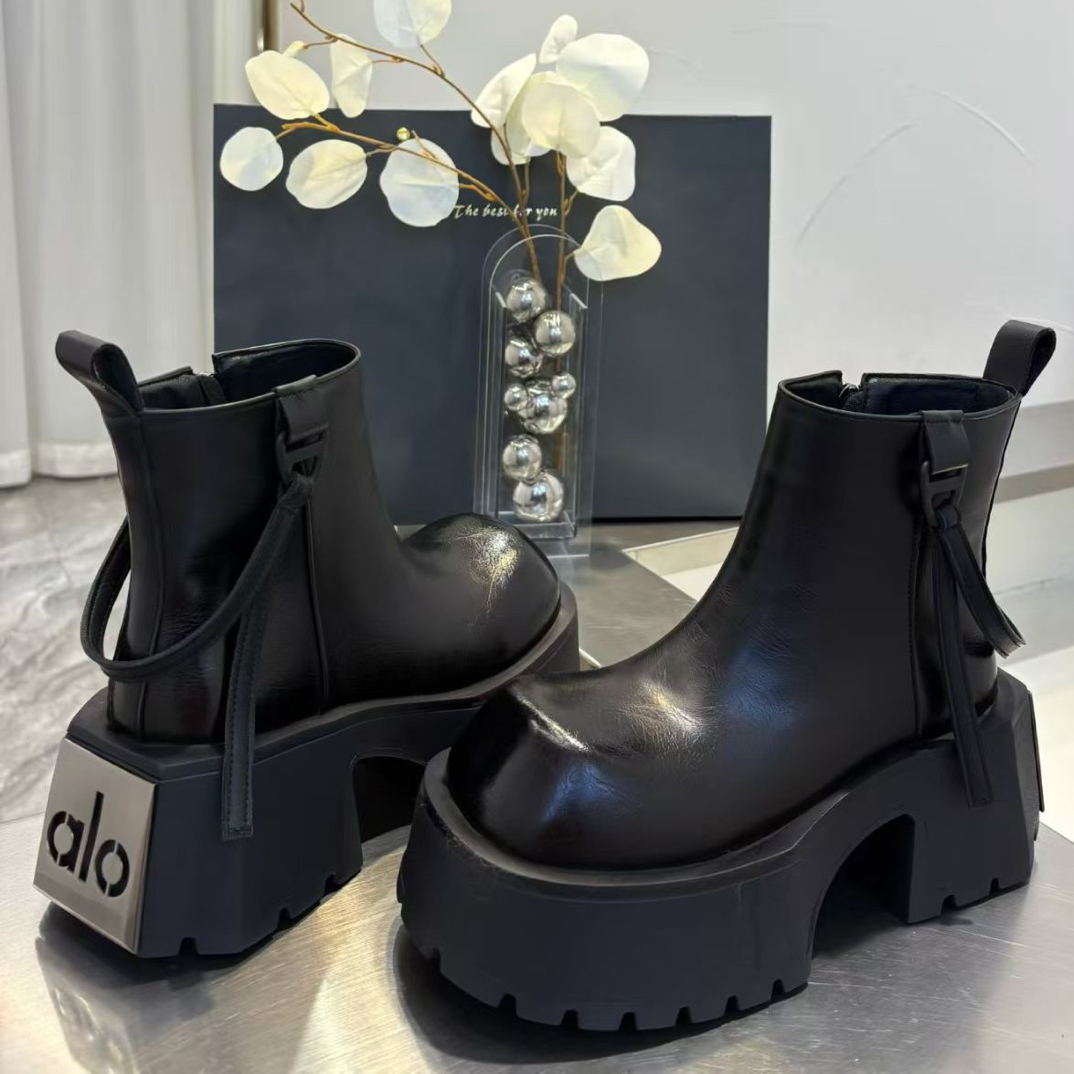 广州欧货6-7公分不规则后跟金属潜入奢华马丁靴