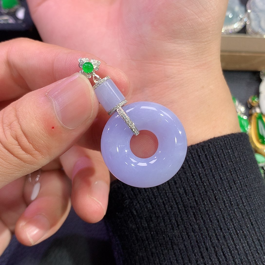 翡翠吊坠(赠链)18K金镶嵌