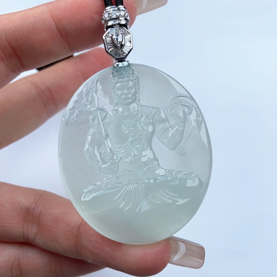 翡翠颈饰未镶嵌不动冥王