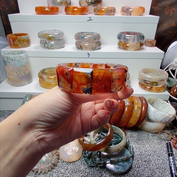 玛瑙/玉髓手镯未镶嵌