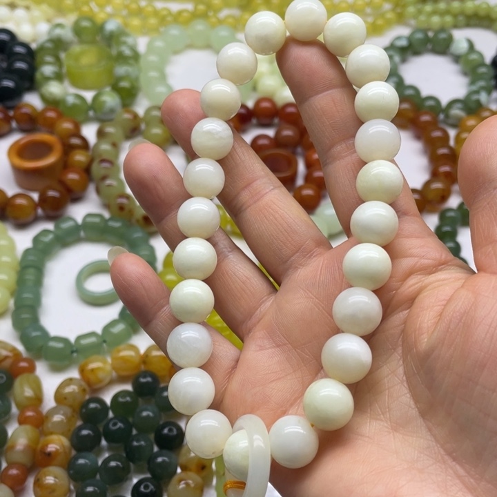 蛇纹石玉手持未镶嵌