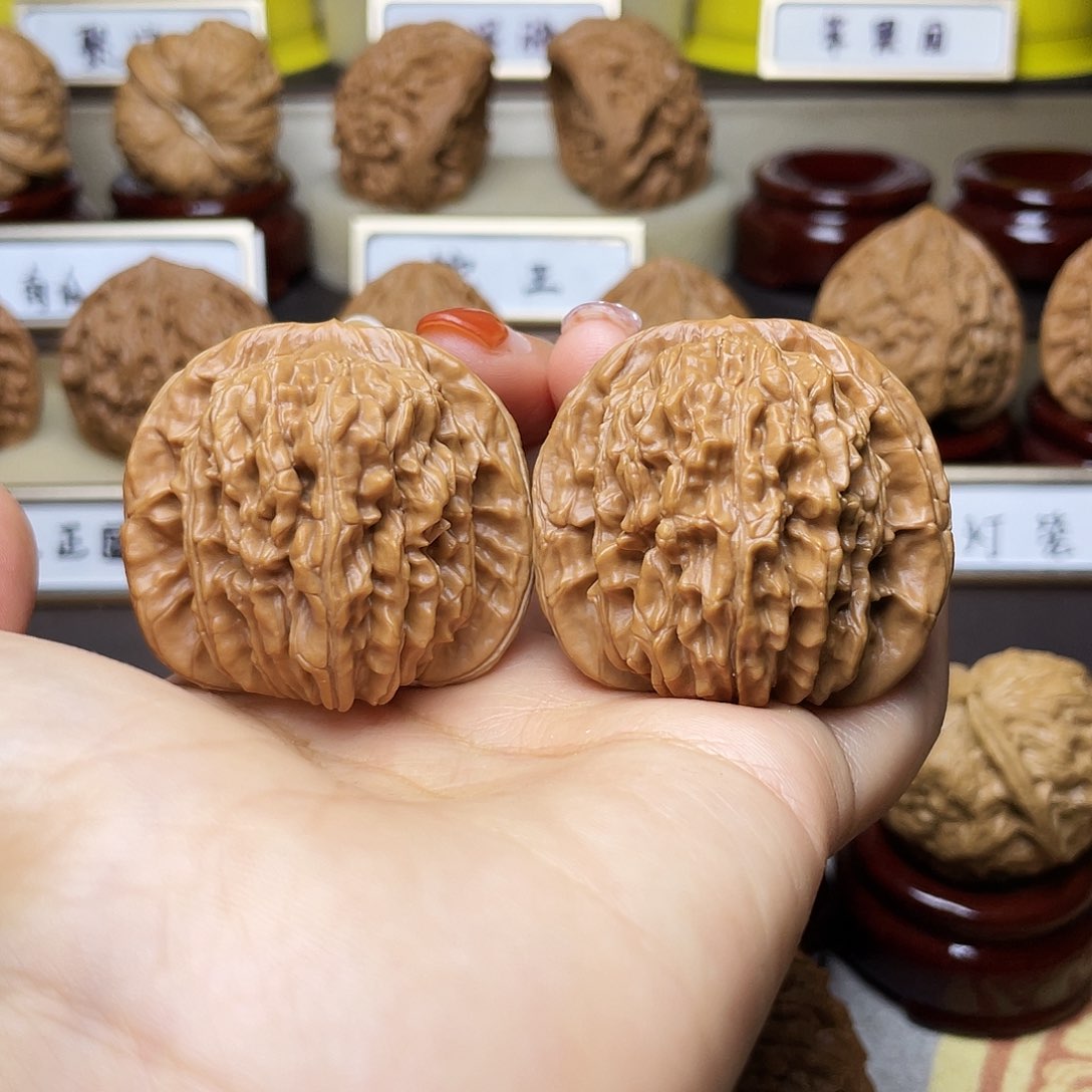 把件文玩核桃四座楼42左右