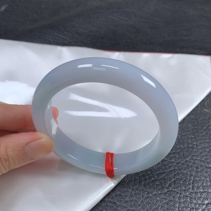 翡翠未镶嵌手镯   