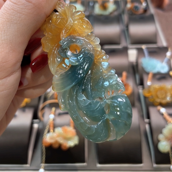 蛇纹石玉未镶嵌吊坠(赠链)唐*曦