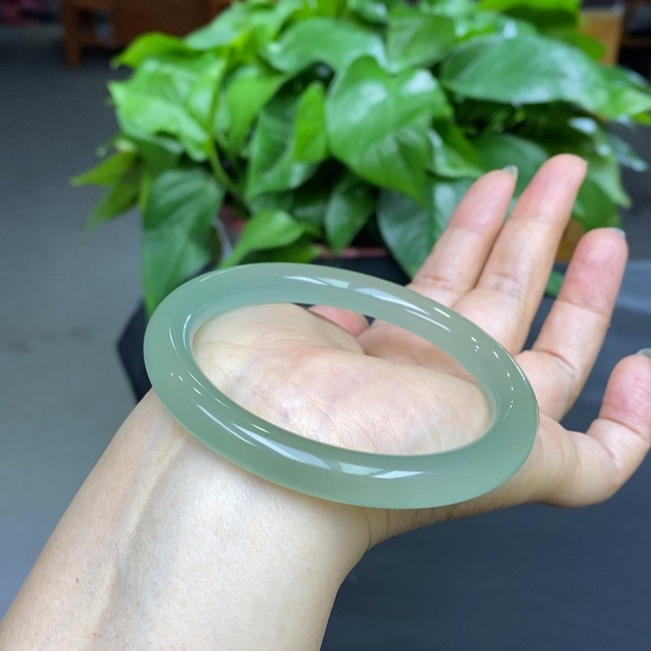 东陵石未镶嵌手镯