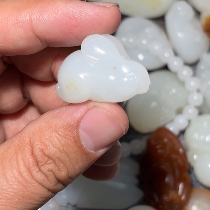 和田玉颈饰未镶嵌